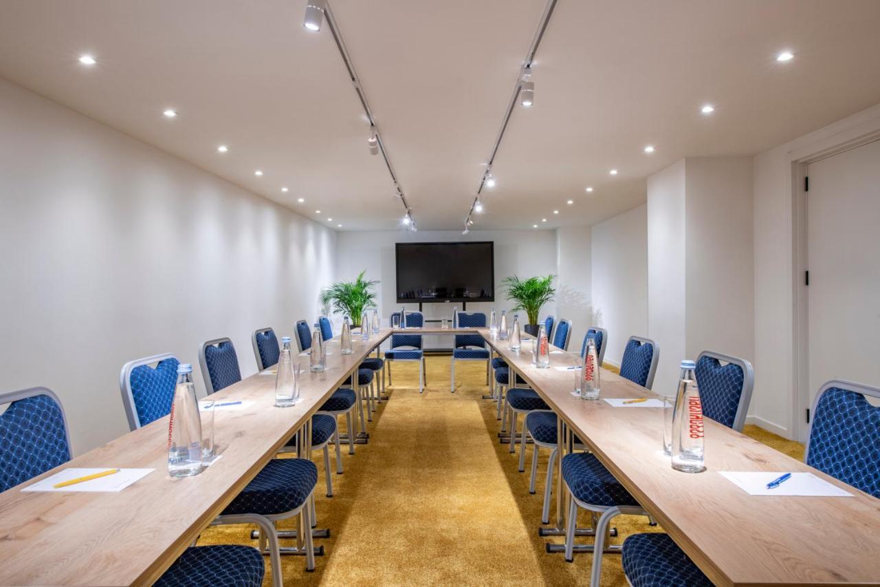 ホテル Golden Tulip Design ティビリシ エクステリア 写真